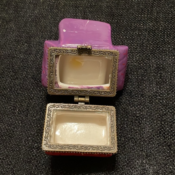 Ceramic Purple Chair w/Pillows & Cat Hinged Trinket Box-2 1/2” H x 1 1/2”W - Picture 4 of 5